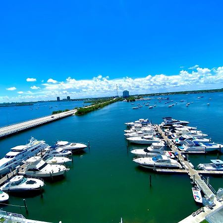 Premium Modern Waterfront Apartment With Miami Skyline View On The Bay 5 Mins Drive To Miami Beach With Free Parking 외부 사진