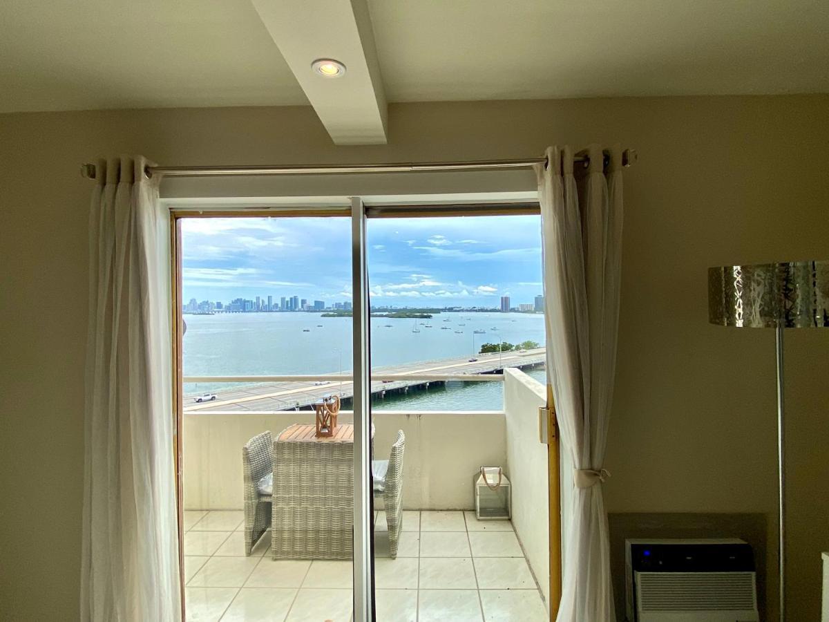Premium Modern Waterfront Apartment With Miami Skyline View On The Bay 5 Mins Drive To Miami Beach With Free Parking 외부 사진